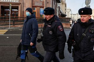 Z ruských či íránských cel volají Češi o pomoc. Do rizikových zemí jezdí navzdory varování - Novinky